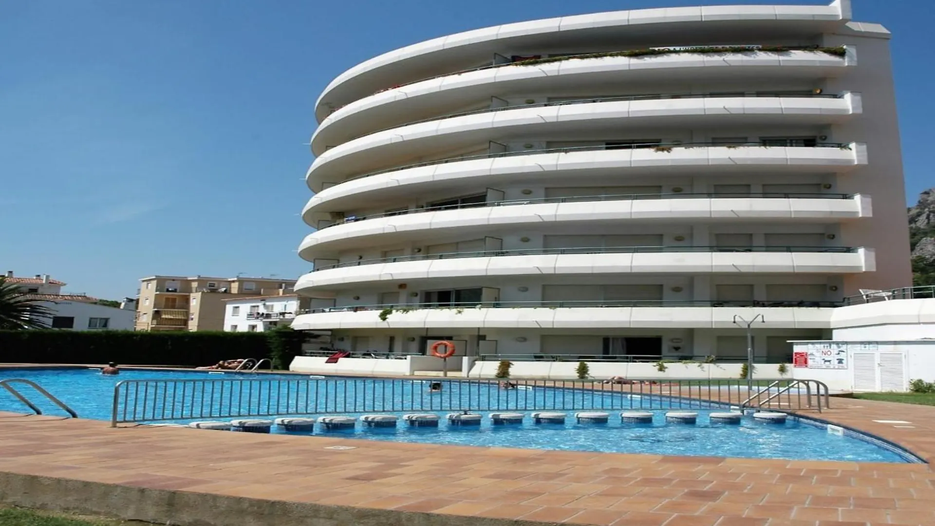 레스타르티트 Medes Park I 4-5 아파트